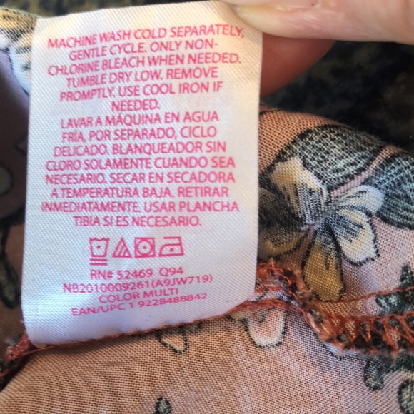 NO BOUNDARIES RUCHED & GATHERED SHORT SLEEVE CROP TOP • FLORAL PATTERN • sz M - Picture 13 of 14